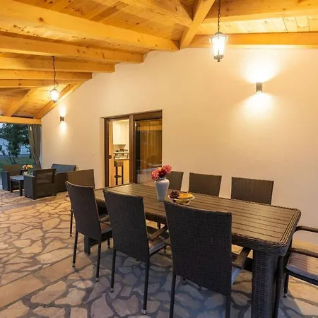 Modern Istra With Pool In Buje *