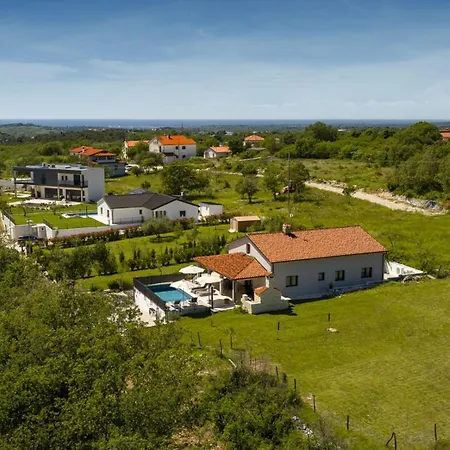 Villa Modern Istra With Pool In Buje Bibali