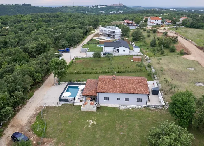 Villa Modern Istra With Pool In Buje Bibali