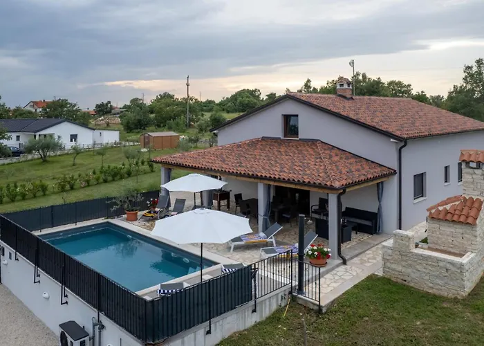Modern Istra With Pool In Buje Bibali