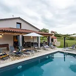 Villa Modern Istra With Pool In Buje *