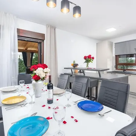 Modern Istra With Pool In Buje فيلة *
