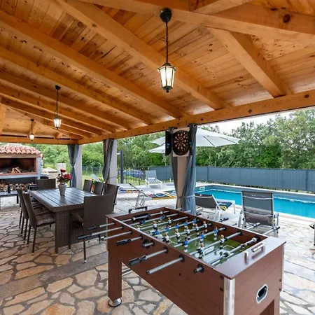 Modern Istra With Pool In Buje