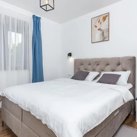 Modern Istra With Pool In Buje Willa *