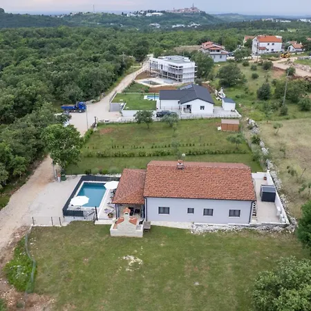 Vila Modern Istra With Pool In Buje Bibali