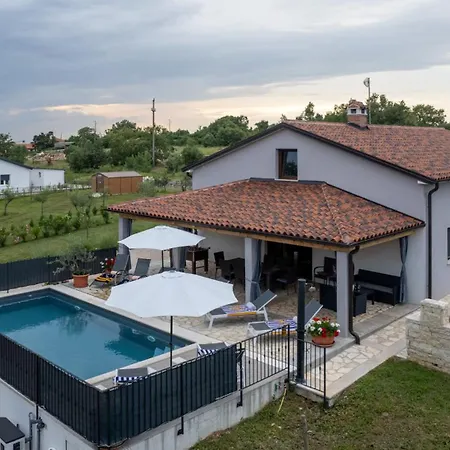 Modern Istra With Pool In Buje Bibali