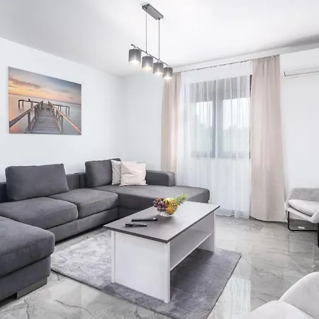 Modern Istra With Pool In Buje Willa Bibali