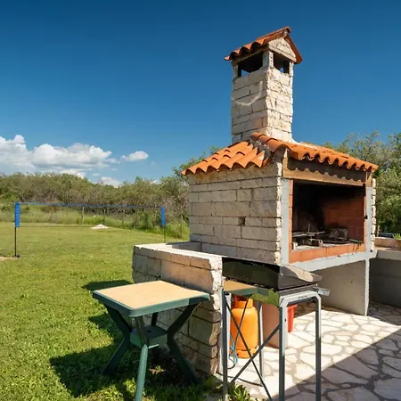 Modern Istra With Pool In Buje 빌라 *