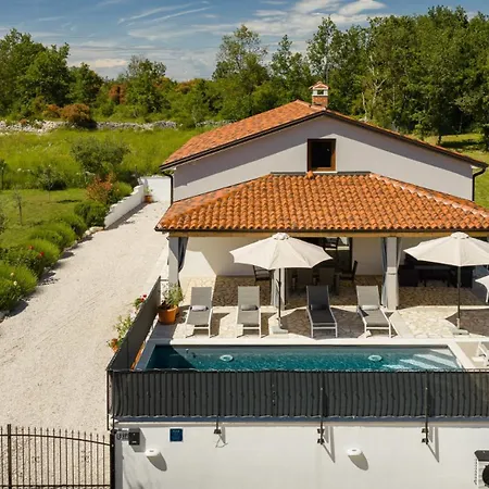 Modern Istra With Pool In Buje Villa